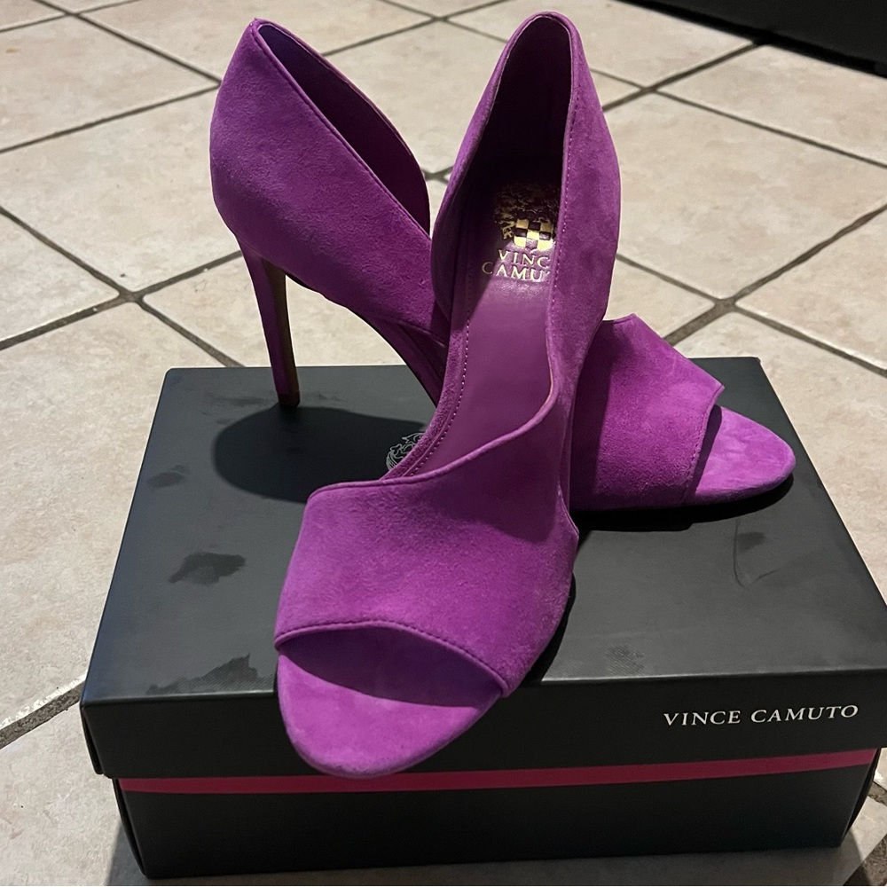 NIB Vince Camuto Purple‎ Women's Heels